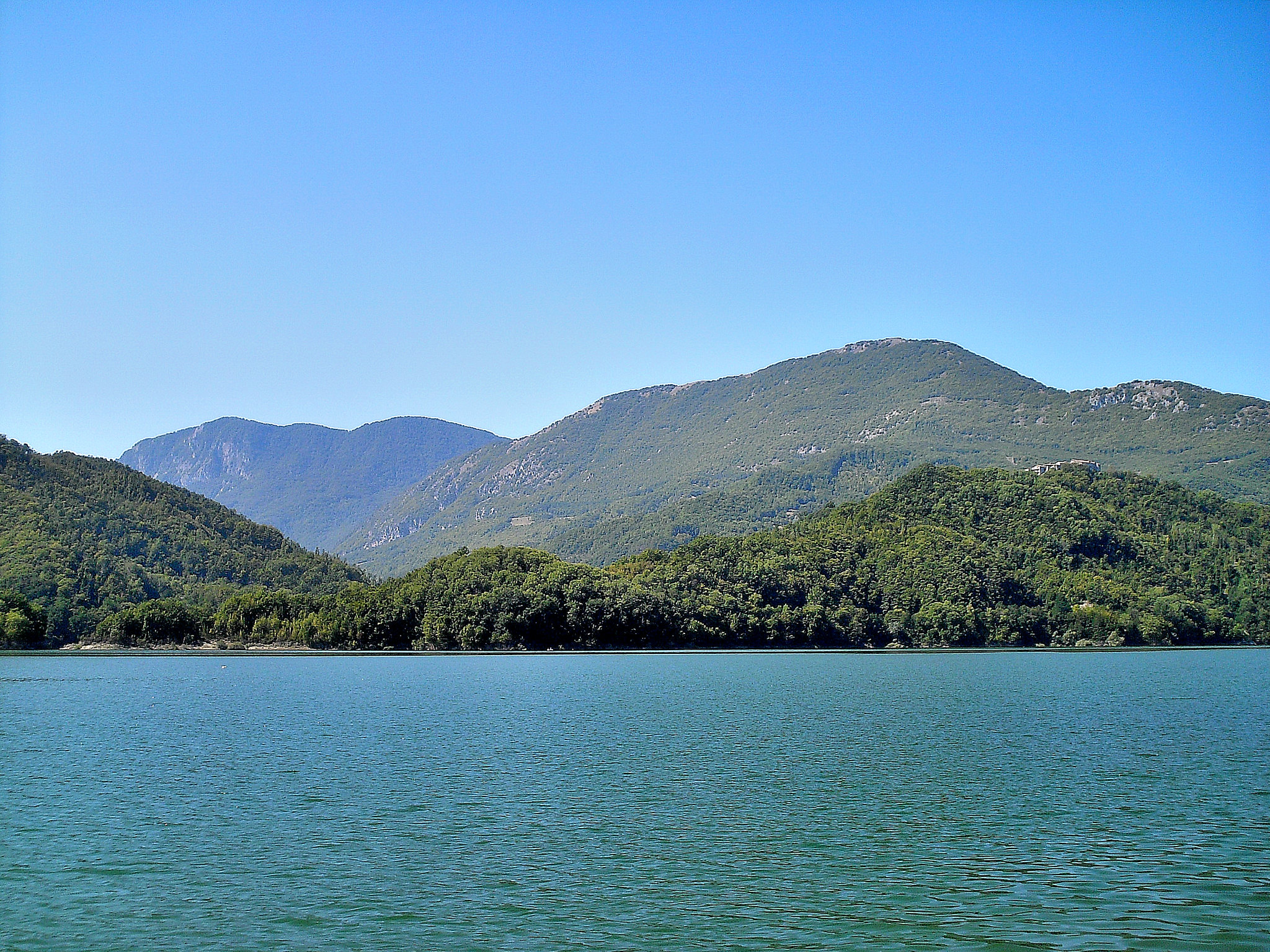 Lago di Turano dove si trova e cosa vedere