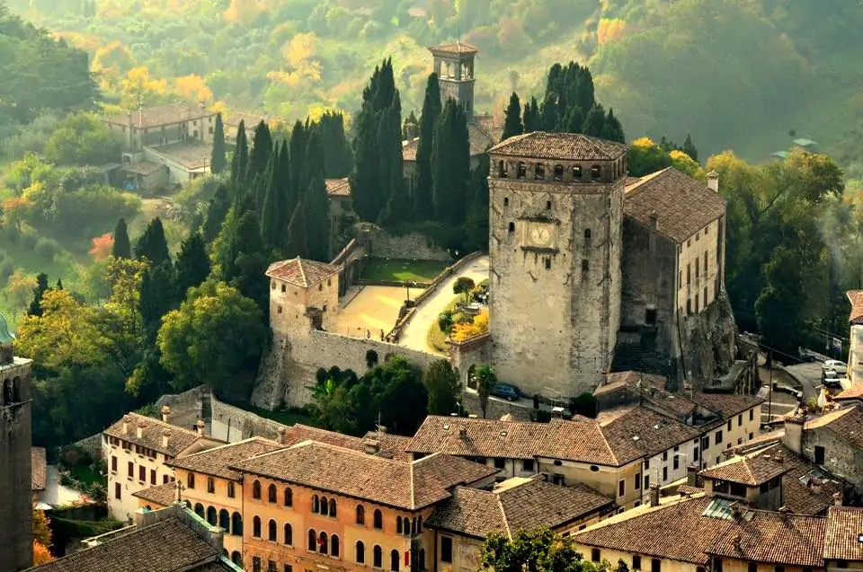 Asolo e dintorni cosa vedere nel borghetto medievale Viaggiamo