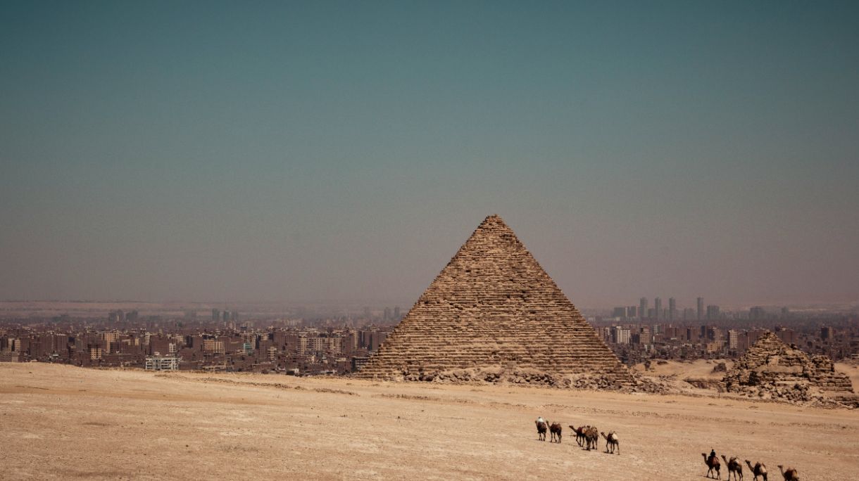 Guida alla piramide in Perù